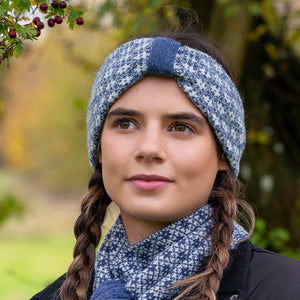 POM Recycled blend navy and white Scandi flower headband