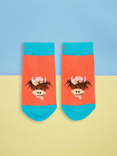 Load image into Gallery viewer, Blade &amp; Rose Bonnie Highland Cow Socks
