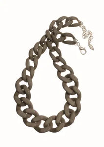 Hot Tomato Graduated Acrylic Warm Grey Chain